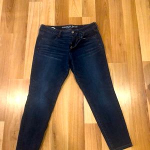 Women’s size 14 American eagle jeans